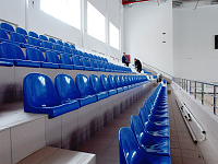 Стадионные пластиковые сиденья.