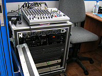 Звуковое оборудование для дикторских и комментаторских кабин.